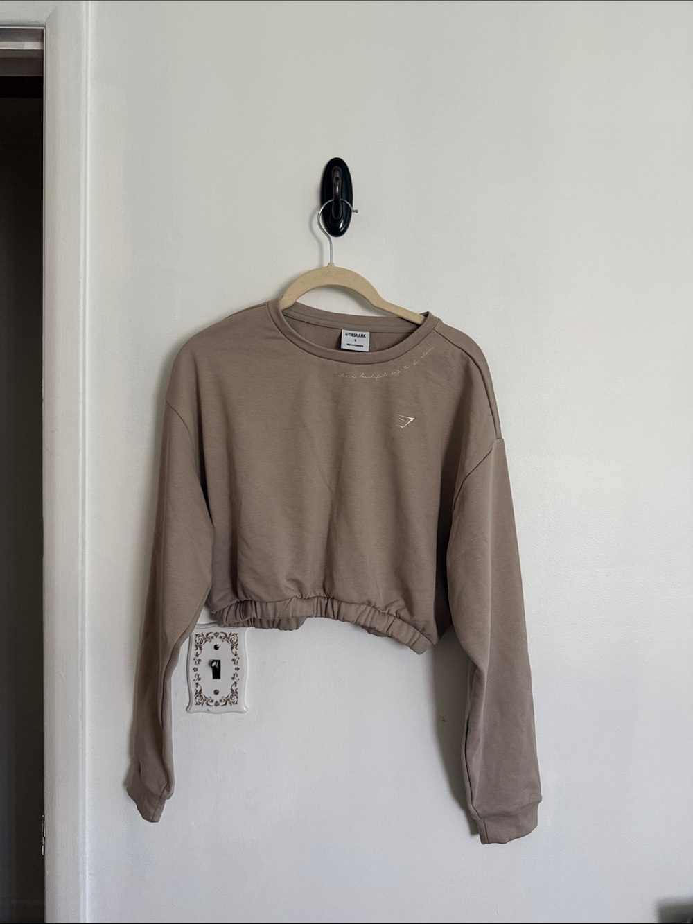 New gymshark x Whitney Simmons collab cropped sweater size small mink color